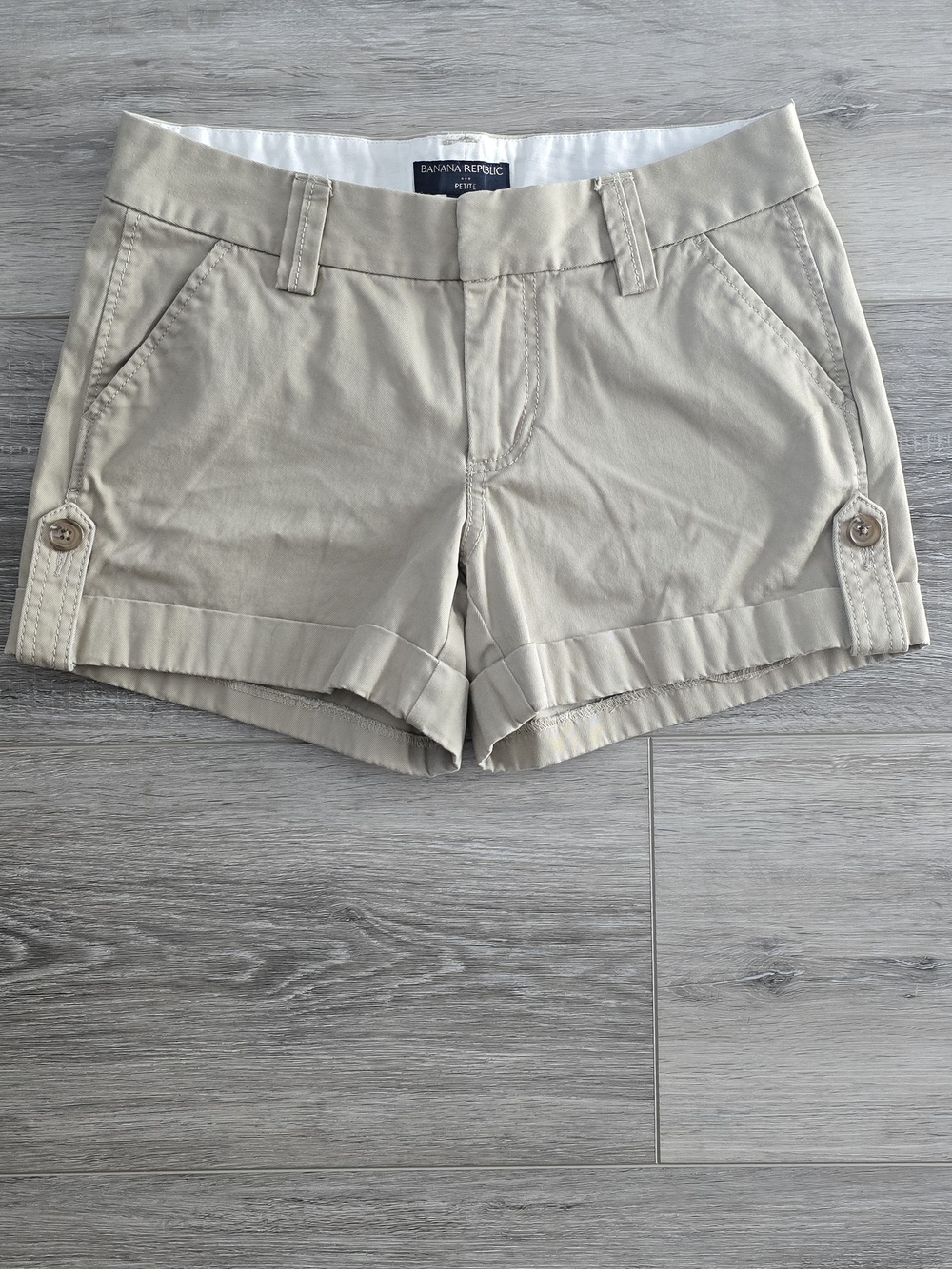 Banana Republic Petite (2P) Cuffed Shorts - Light Khaki